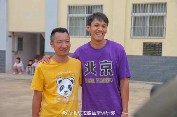 那一封信的故事還在延續(xù) 矣進(jìn)宏母校的師生們來到北京了！