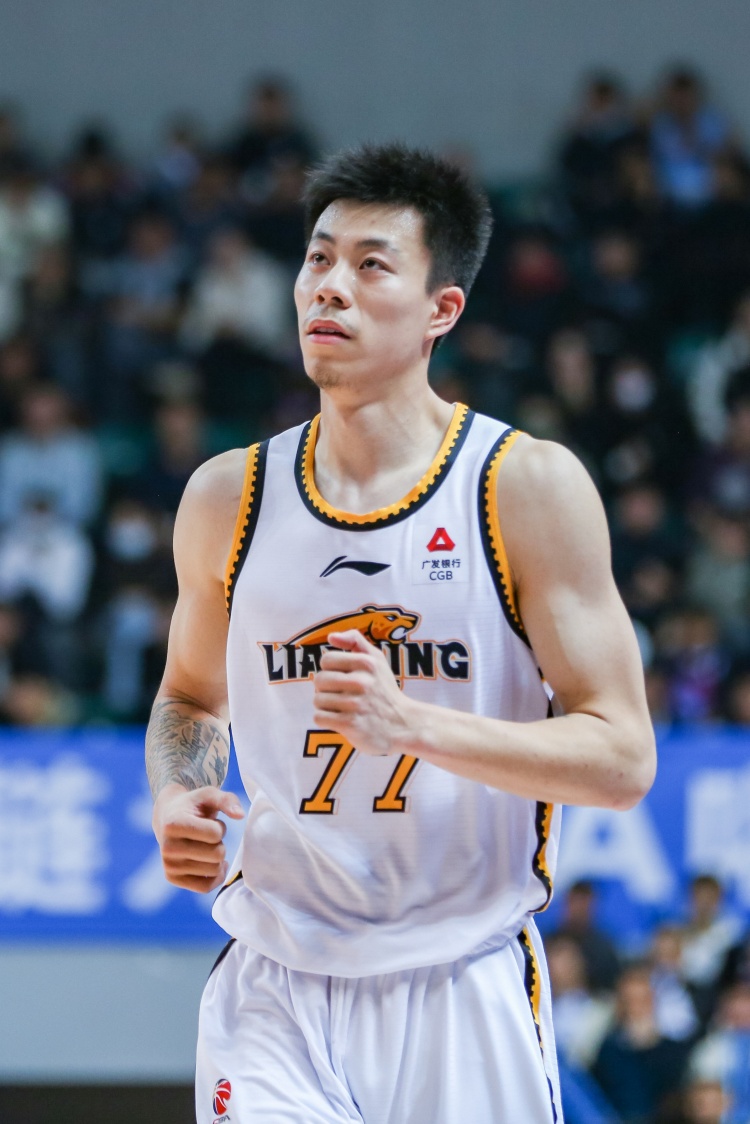媒體人：張鎮(zhèn)麟、韓德君將因傷缺席今晚對陣北控的比賽