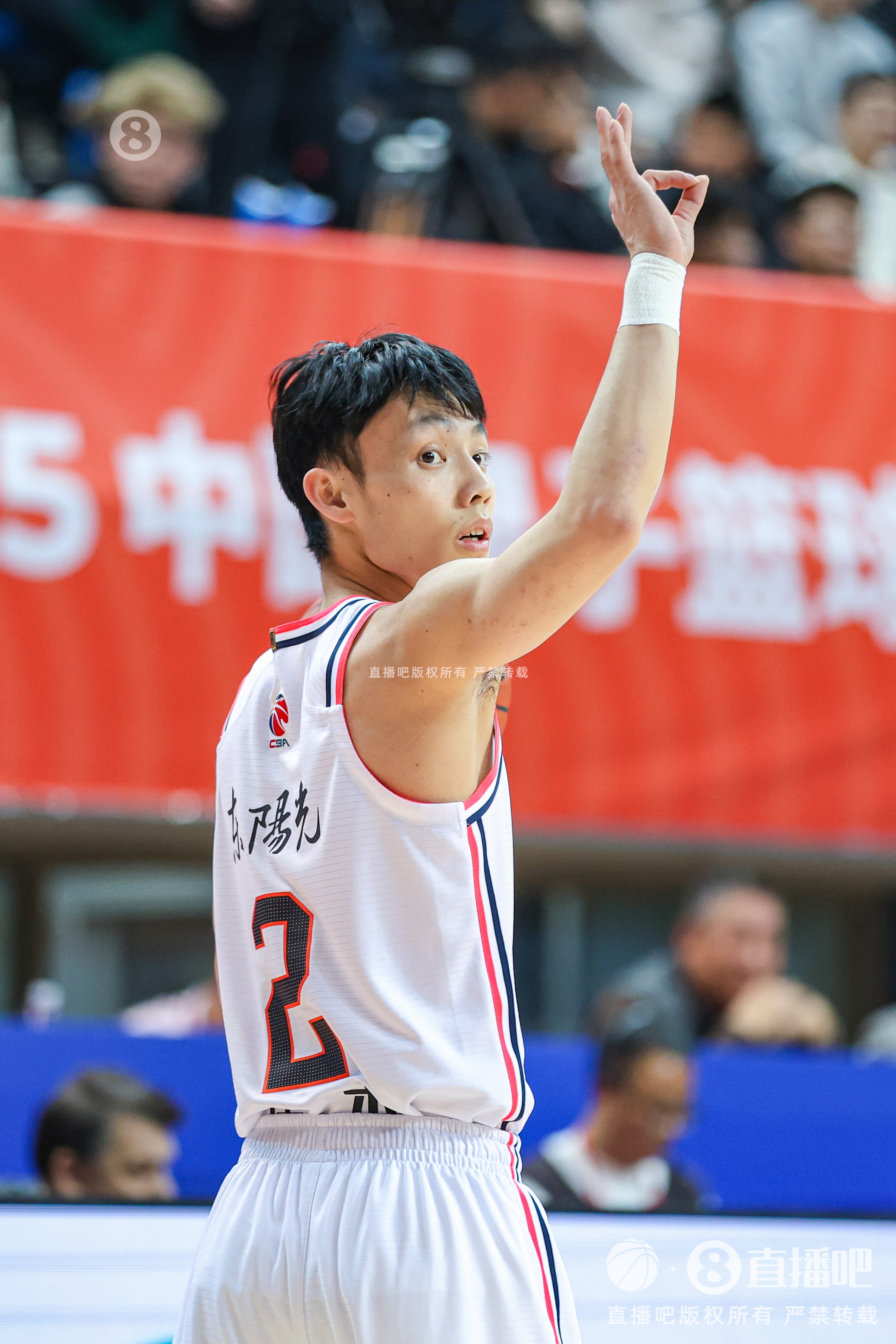 鐵人！本賽季CBA常規(guī)賽僅17名球員做到46場全勤 徐杰、鄒陽在列
